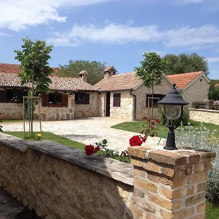 Semesterpark Micanovi Dvori Mobile Village Zrmanja Obrovac
