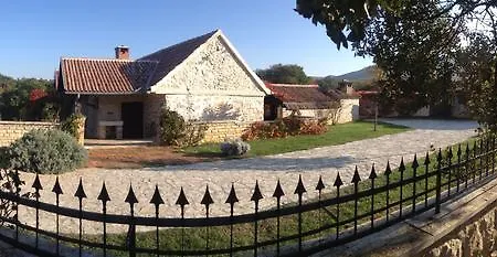 Micanovi Dvori Mobile Village Zrmanja